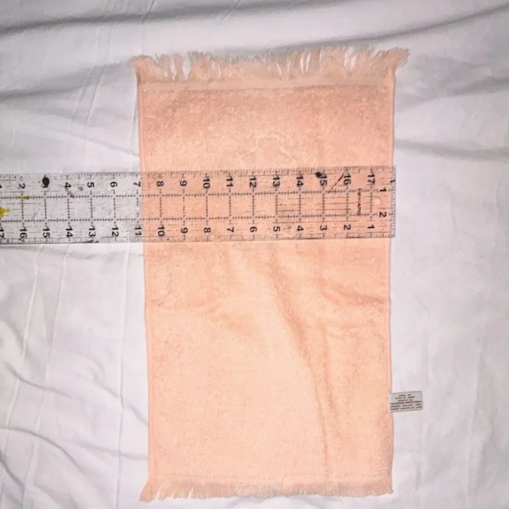 Avanti Peach Embroidered Fringed Seashell Hand Towel Cotton 12x17